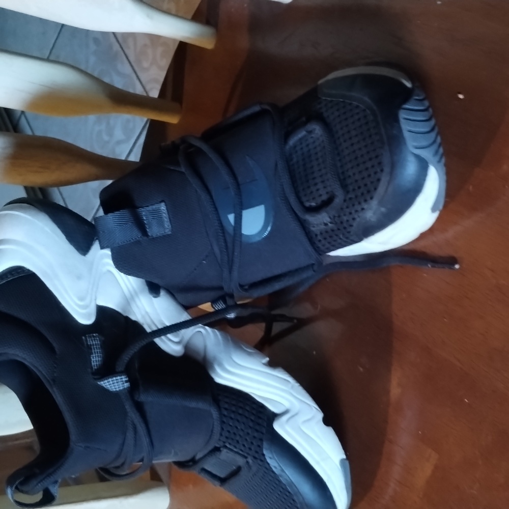 Kids 5 champion shoes